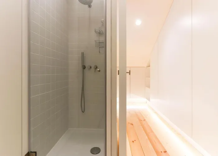 Marques De Pombal Duplex With Terrace By Homing * Lissabon