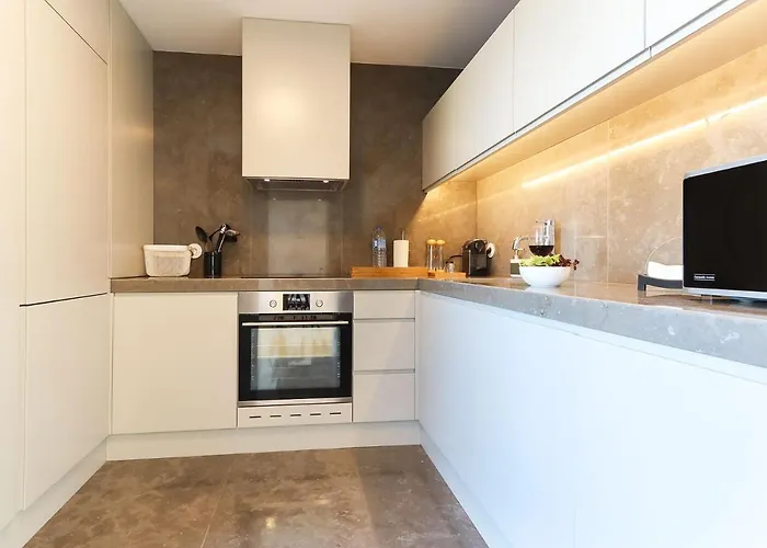 Marques De Pombal Duplex With Terrace By Homing