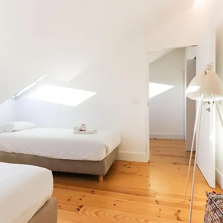 Marques De Pombal Duplex With Terrace By Homing 리스본