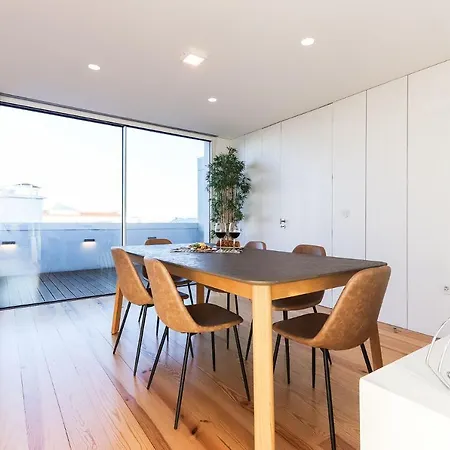 Marques De Pombal Duplex With Terrace By Homing * Lissabon