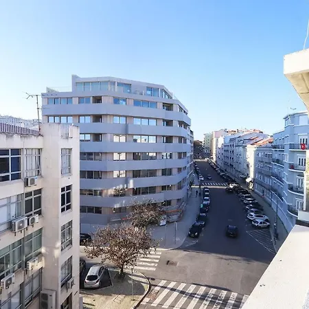 Marques De Pombal Duplex With Terrace By Homing Appartement