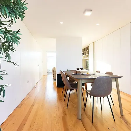 Marques De Pombal Duplex With Terrace By Homing Daire Lisboa