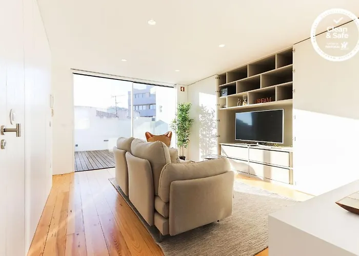 Marques De Pombal Duplex With Terrace By Homing * リスボン