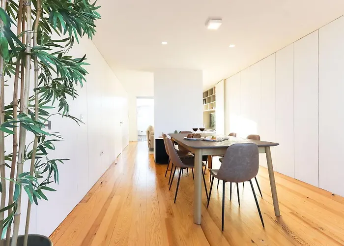Marques De Pombal Duplex With Terrace By Homing アパート リスボン