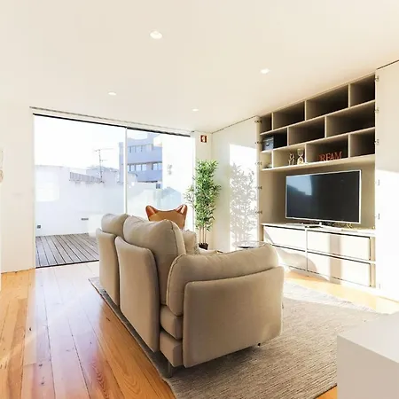 Marques De Pombal Duplex With Terrace By Homing * リスボン