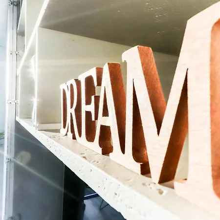 Marques De Pombal Duplex With Terrace By Homing リスボン