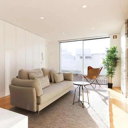 Marques De Pombal Duplex With Terrace By Homing * リスボン